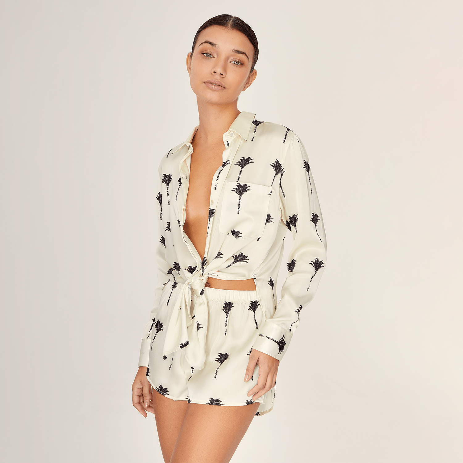 . SHORT 25 SHORT 100% SILK THE PALMS 451