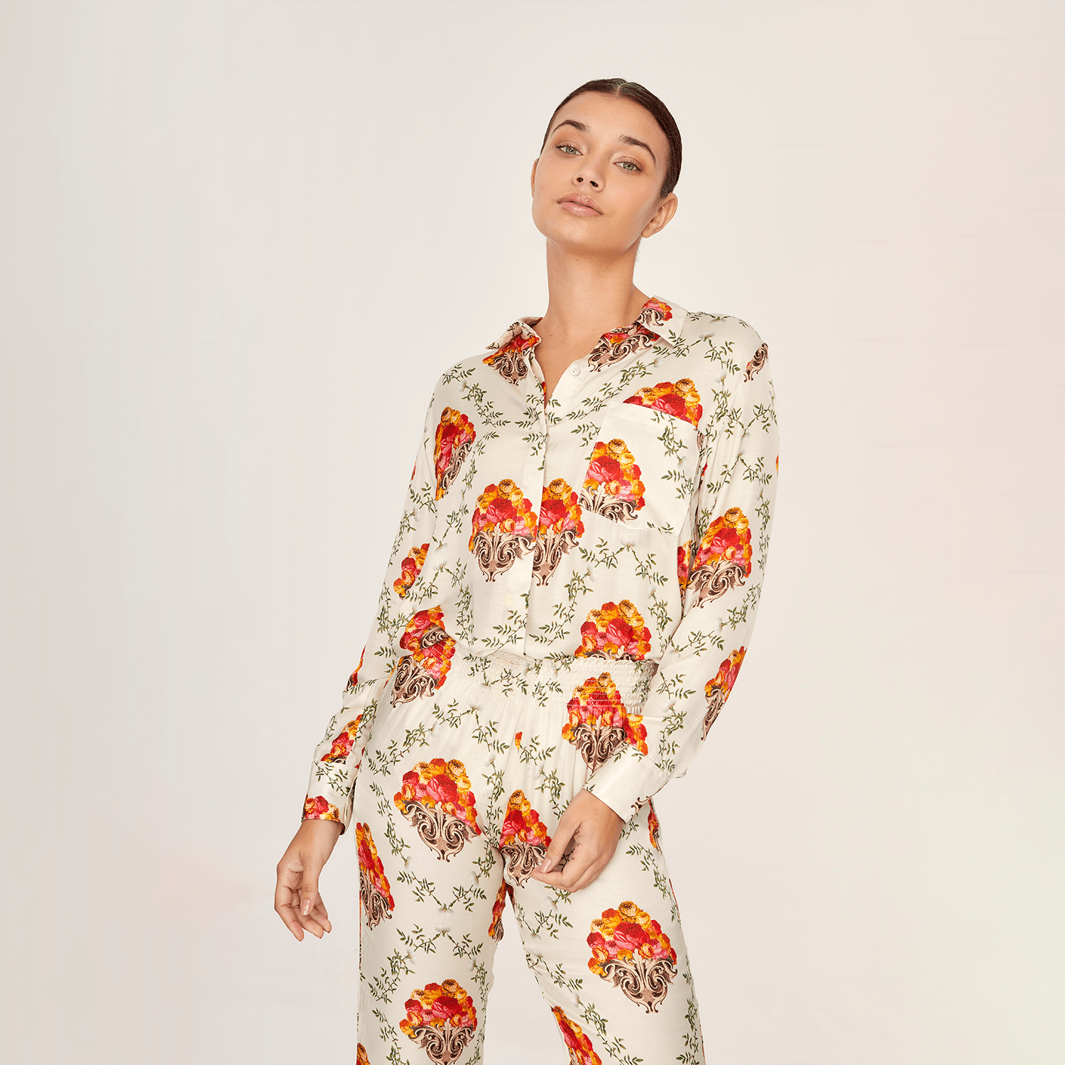 . PANTS 25 PANTS 100% SILK VIA FLORA 495