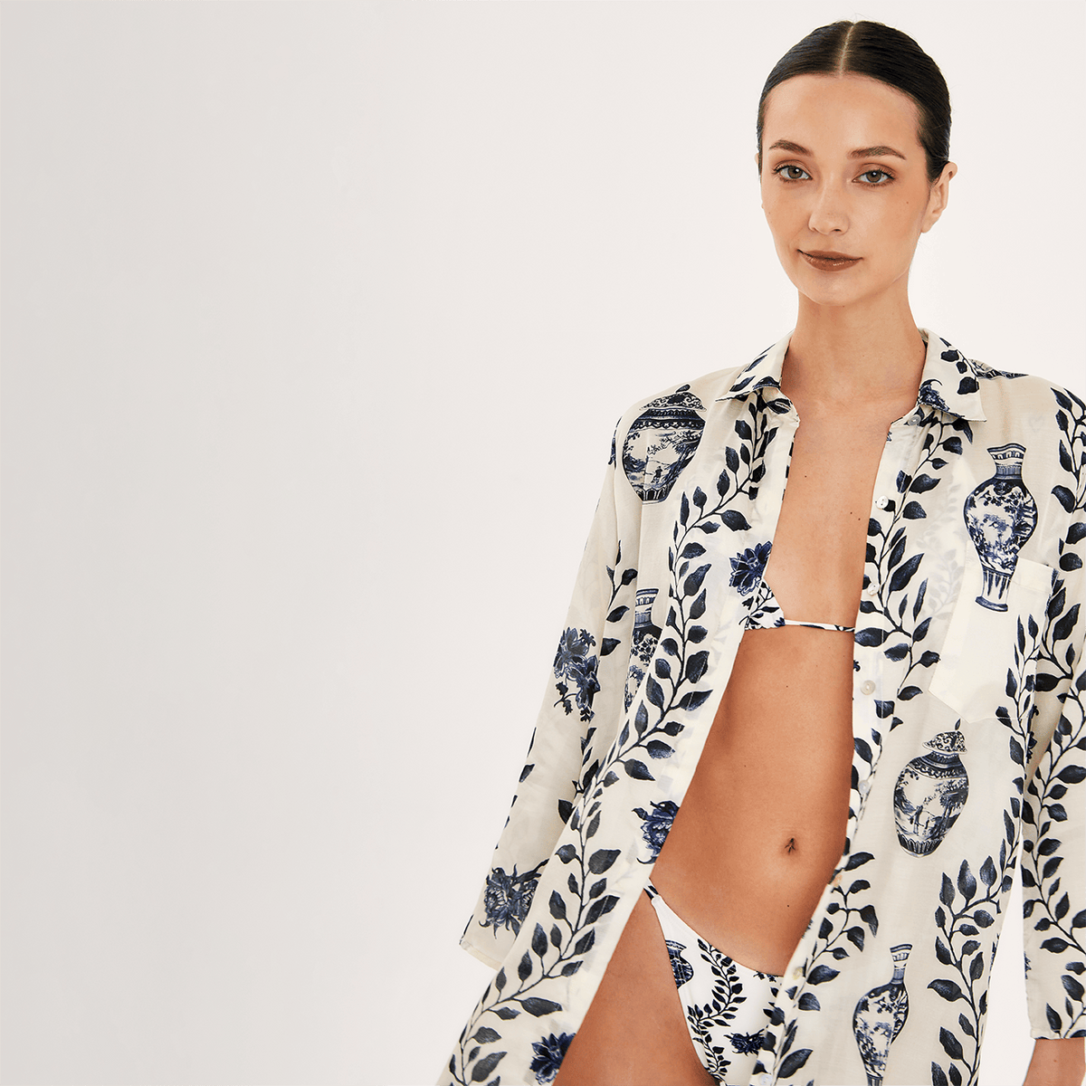 . BLOUSE 26 Long-Sleeve Printed Blouse with Patch Pocket